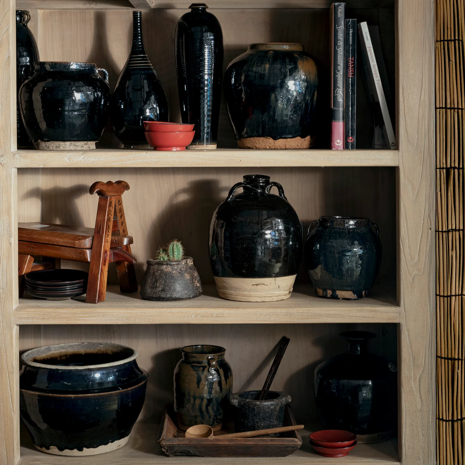Old Black Glazed Terracotta Water Pot From Shanxi - Image 5